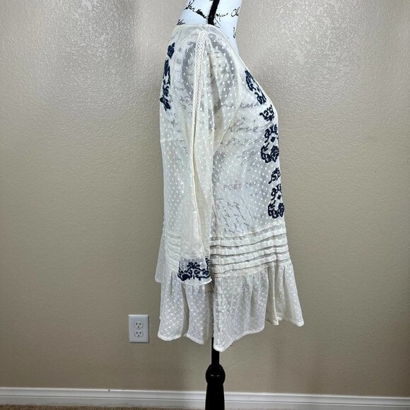 Free People cream top Jocelyn Boho Lace Embroidered Pleated Bell Sleeves size M - Picture 11 of 14